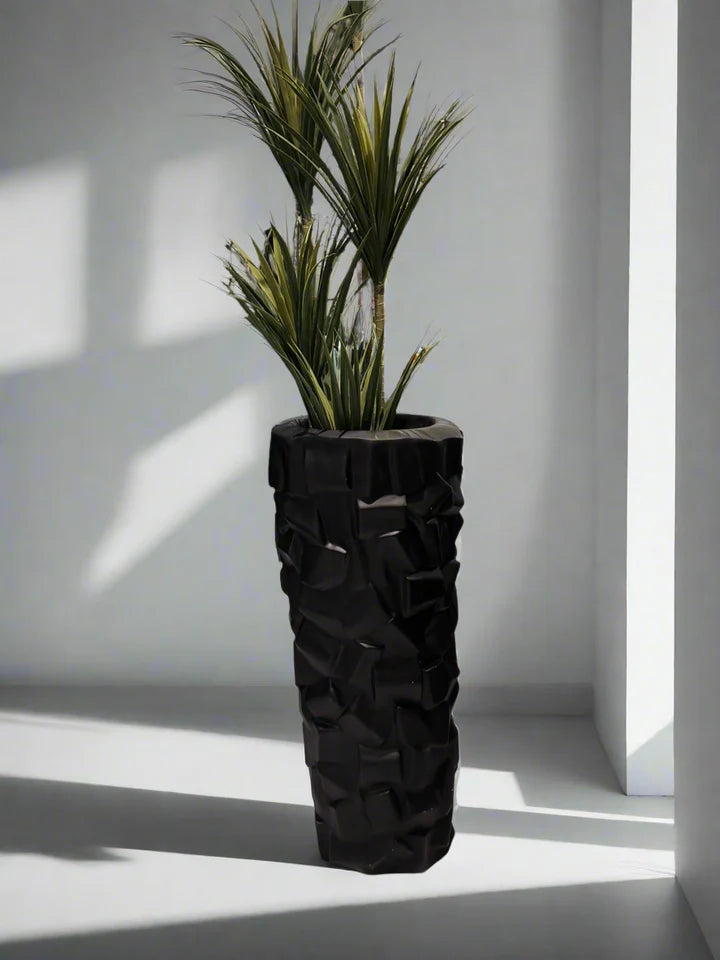 Black Sculpted Fiber Pot